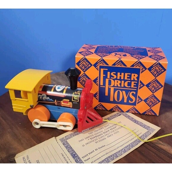 Fisher-Price Toot Toot Engine Pull Toy FP 1989 No. 6575 Limited Edition  NEW - Picture 1 of 16
